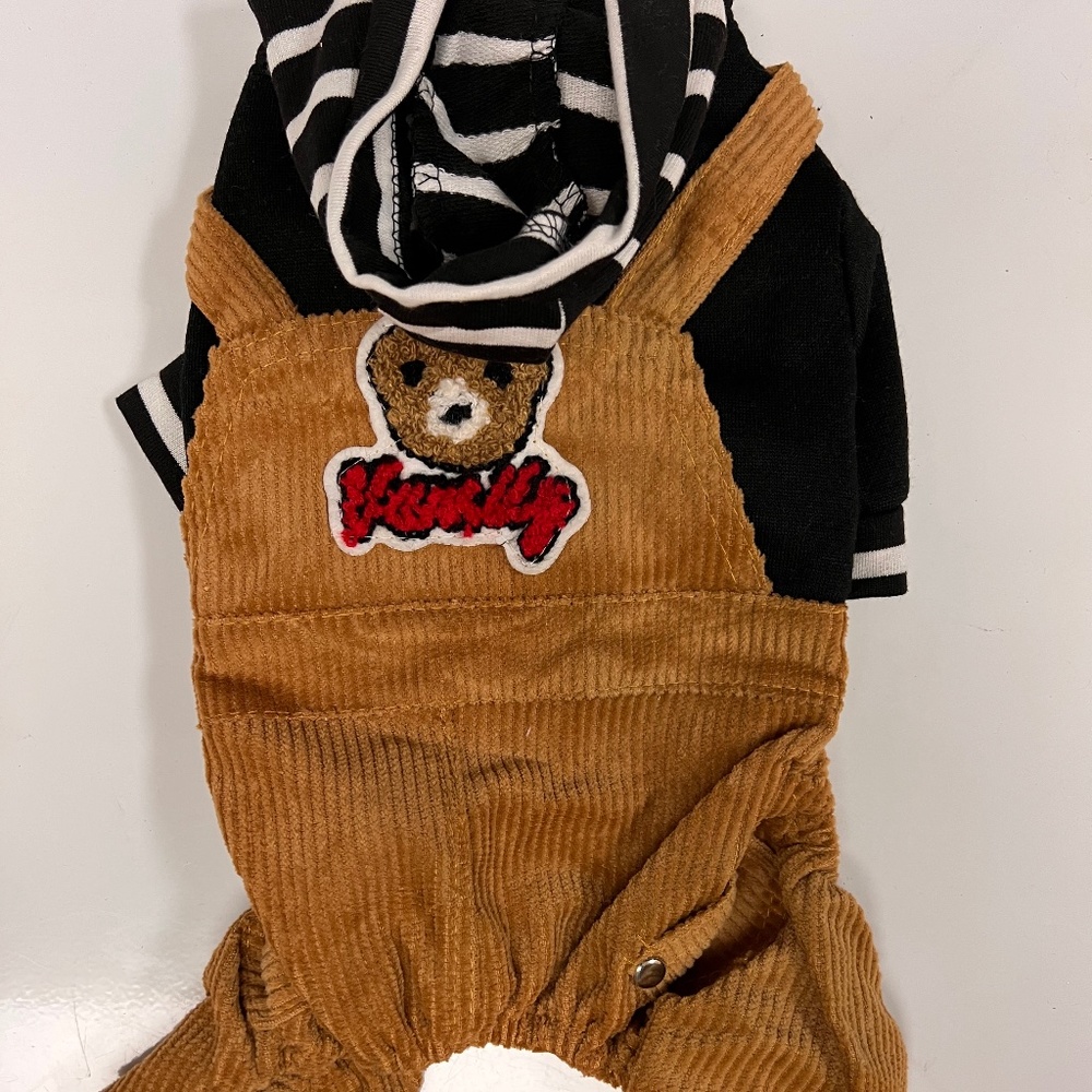 Corduroy jumper with top snap closure never worn